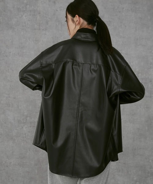 THE STANDARD(ザスタンダード)の「THE STANDARD/シンセティックレザーロングスリーブシャツ(シャツ/ブラウス・メンズ・ブラック・MEDIUM/LARGE)」の15枚目の写真