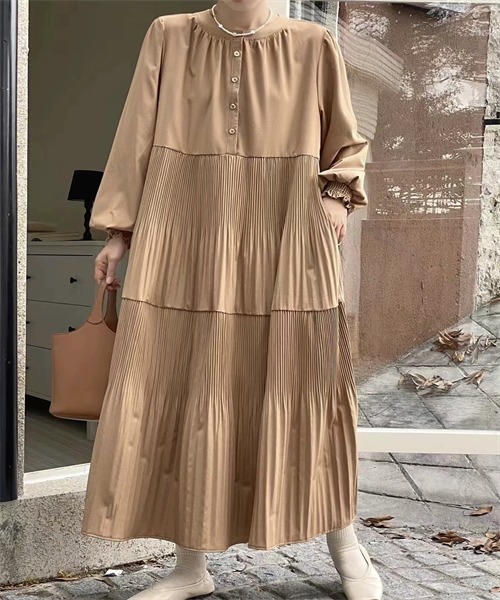 FREE STYLISTS(フリー スタイリスト)の「マキシ丈プリーツティアードシャツワンピース(シャツワンピース・レディース・カーキ/グリーン/ボルドー/ベージュ/梅/ブルー/ブラック・FREE)」の18枚目の写真