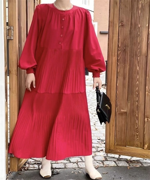 FREE STYLISTS(フリー スタイリスト)の「マキシ丈プリーツティアードシャツワンピース(シャツワンピース・レディース・カーキ/グリーン/ボルドー/ベージュ/梅/ブルー/ブラック・FREE)」の12枚目の写真