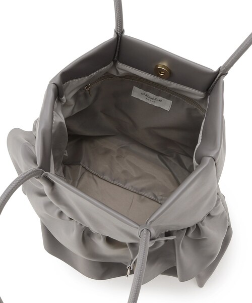 OPAQUE.CLIP(オペークドットクリップ)の「◆【A4サイズ対応】合皮ティアードフリルトートバッグ(トートバッグ・レディース・アイボリー/ブラック/チャコールグレー・00)」の9枚目の写真