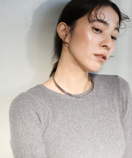 select MOCA（セレクトモカ）の「ステンレスカーブネックカフ（ネックレス・レディース・シルバー/ゴールド・FREE）」の5枚目の写真