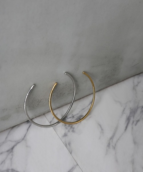 select MOCA（セレクトモカ）の「ステンレスカーブネックカフ（ネックレス・レディース・シルバー/ゴールド・FREE）」の3枚目の写真