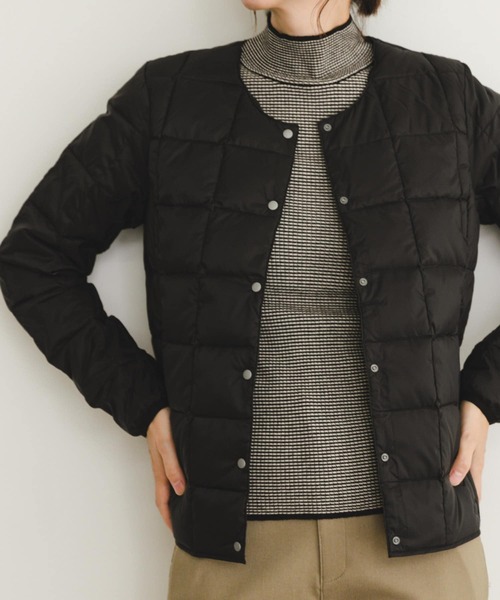 ITEMS URBANRESEARCH(アイテムズ アーバンリサーチ)の「TAION CREW NECK BUTTON DOWN JACKET(ダウンジャケット/コート・レディース・ブラック/ベージュ系その他・MEDIUM/X-LARGE/LARGE)」の3枚目の写真
