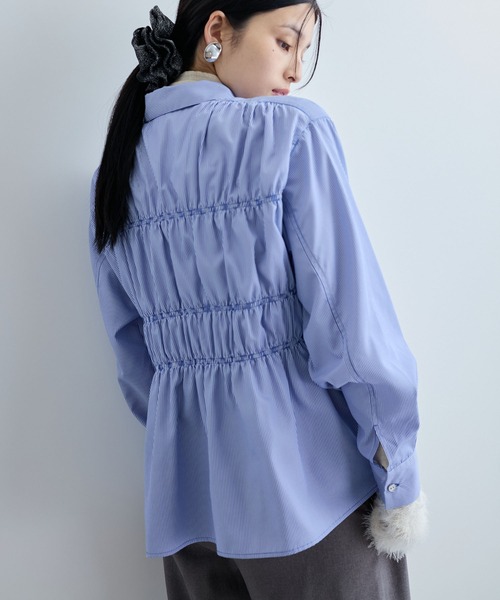 VIS(ビス)の「【新色追加】シャーリングデザインシャツ【洗える】(シャツ/ブラウス・レディース・ホワイト/ブルー/ピンク系その他2/ブルー系その他4・FREE)」の13枚目の写真