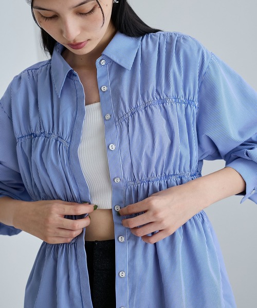 VIS(ビス)の「【新色追加】シャーリングデザインシャツ【洗える】(シャツ/ブラウス・レディース・ホワイト/ブルー/ピンク系その他2/ブルー系その他4・FREE)」の12枚目の写真