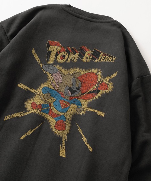 Tom&Jerry(トムアンドジェリー)の「【TOM&JERRY/トムとジェリー】ピグメント風 ロックテイスト&コラボデザイン クルーネックスウェット ビッグシルエット 裏起毛/ユニセックス(スウェット・レディース・ブラック系その他2/ブラック/ブラック系その他/ブラック系その他6/ブラック系その他4/ブラック系その他5/ブラック系その他3/ブラック系その他7・M/XL/L)」の4枚目の写真
