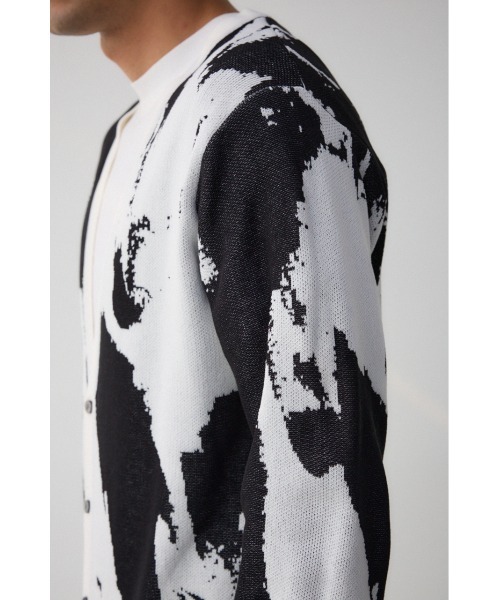 AZUL by moussy(アズールバイマウジー)の「総柄スリムフィットカーディガン(カーディガン/ボレロ・メンズ・ホワイト系その他/ブルー系その他3/ブラック系その他・LARGE/MEDIUM)」の11枚目の写真