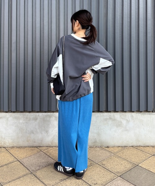 ISOOK(アイスー)の「【ISOOK / アイスー】オーバーサイズゲームシャツ / ルーズ丈 長袖 ブロークコア ビッグシルエット フットボールTシャツ ジャージ ユニセックス ネイビー グレー ZOZOTOWN限定(Tシャツ/カットソー・レディース・ネイビー/グレー・FREE)」の8枚目の写真