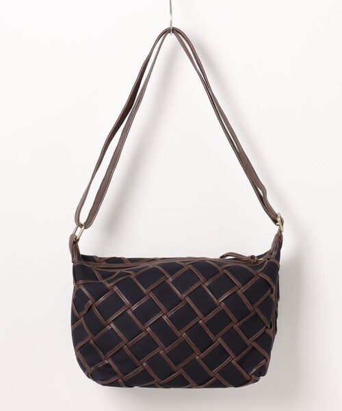 zucchero(ズッケロ)の「キャンバス×カウレザー ショルダーバッグ ズッケロ(ショルダーバッグ・レディース・ブラウン/ネイビー/ベージュ・FREE)」の17枚目の写真