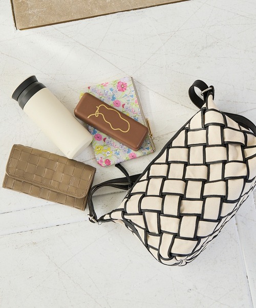 zucchero(ズッケロ)の「キャンバス×カウレザー ショルダーバッグ ズッケロ(ショルダーバッグ・レディース・ブラウン/ネイビー/ベージュ・FREE)」の15枚目の写真