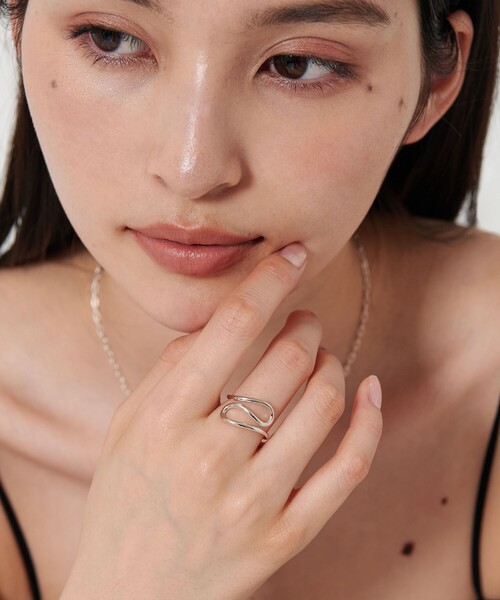 Sympathy of Soul（シンパシーオブソウル）の「＜SYMPATHY OF SOUL -Style-＞WAVE リング＜ Select by EMMEL REFINES ＞（リング・レディース・シルバー・11）」の2枚目の写真