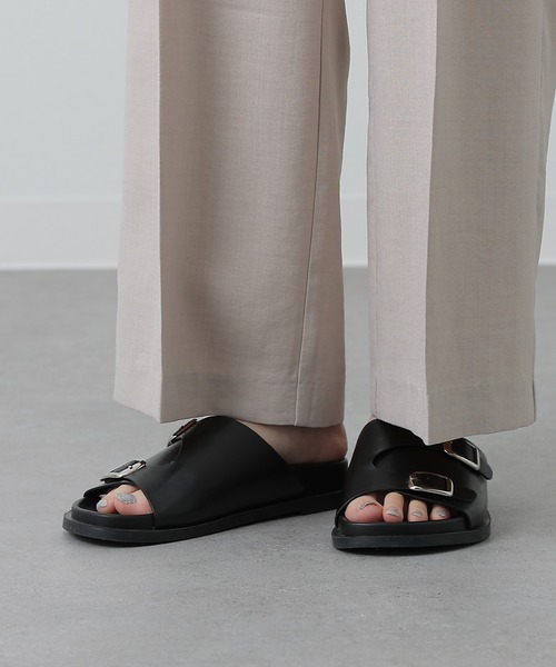 COLONY 2139（コロニートゥーワンスリーナイン）の「ワイドアッパーサンダル（サンダル・レディース・グレー/ブラック・LARGE/MEDIUM）」の15枚目の写真