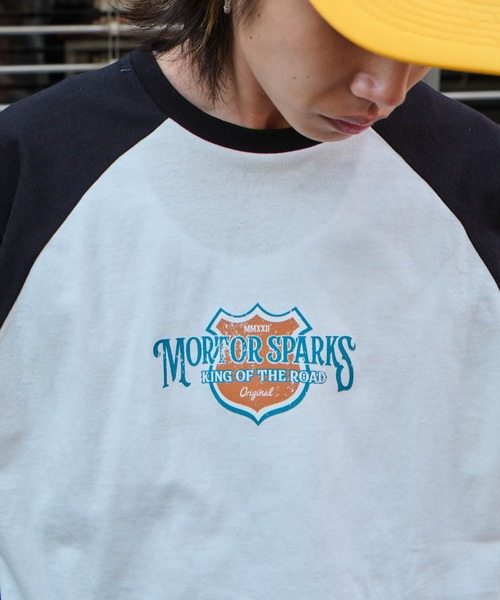 WEGO（ウィゴー）の「WEGO/リラックスフィットグラフィックラグランT（Tシャツ/カットソー・メンズ・ホワイト/ブラック・MEDIUM/LARGE）」の5枚目の写真