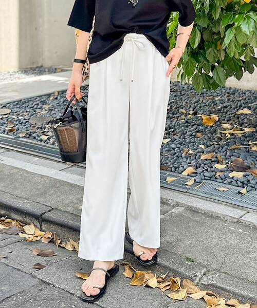 NOLLEY’S（ノーリーズ）の「《セットアップ対応》ウォッシャブルツイルイージーパンツ（その他パンツ・レディース・ブラック/ホワイト/ネイビー/チャコールグレー/グレイッシュベージュ・34/36/38/40）」の2枚目の写真