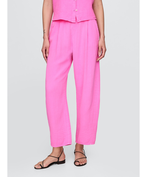 GAP（ギャップ）の「クリンクルガーゼ イージー バレルパンツ（その他パンツ・レディース・ブラック/ブラウン/ピンク/ブルー/グリーン・XXS/M/L/XS/S）」の5枚目の写真