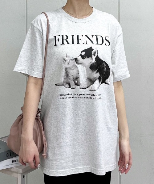 spiritoso(スピリトーゾ)の「【spiritoso】FRIENDS シートプリントTシャツ(Tシャツ/カットソー・レディース・アッシュグレー/ホワイト/オートミール・LARGE)」の3枚目の写真