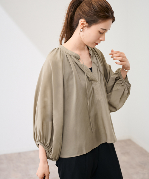 【タグ付き新品】2024 フレームワーク リネン100 ギャザーブラウス シアー タグ付き新品】2024 フレームワーク リネン100 ギャザーブラウス