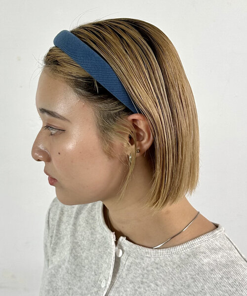 WHO'S WHO gallery（フーズフーギャラリー）の「ベーシックカチューシャ（その他ヘアアクセサリー・レディース・ブルー/ブラック/チャコールグレー・FREE）」の3枚目の写真