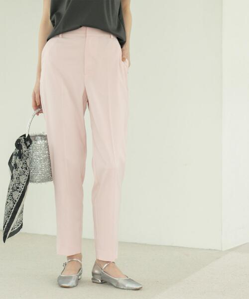 OPAQUE.CLIP（オペークドットクリップ）の「ストレッチリネンライク美脚テーパードパンツ【洗濯機洗い可/吸水速乾】（その他パンツ・レディース・ピンク/ネイビー/ブラック/ブラウン系その他・36/38/40/42）」の4枚目の写真