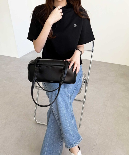 YOUING.(ユイン)の「アナグラムロゴ刺繍Tシャツ(Tシャツ/カットソー・レディース・ブラック/モカ/オフホワイト・LARGE/MEDIUM)」の17枚目の写真