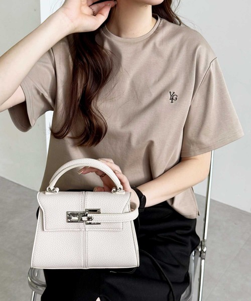 YOUING.(ユイン)の「アナグラムロゴ刺繍Tシャツ(Tシャツ/カットソー・レディース・ブラック/モカ/オフホワイト・LARGE/MEDIUM)」の6枚目の写真