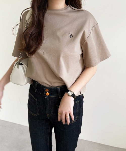 YOUING.(ユイン)の「アナグラムロゴ刺繍Tシャツ(Tシャツ/カットソー・レディース・ブラック/モカ/オフホワイト・LARGE/MEDIUM)」の11枚目の写真