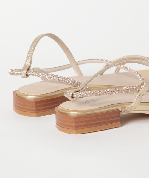 BAYFLOW(ベイフロー)の「スパークルストラップサンダル(サンダル・レディース・ブラック/ゴールド・LARGE/MEDIUM)」の13枚目の写真