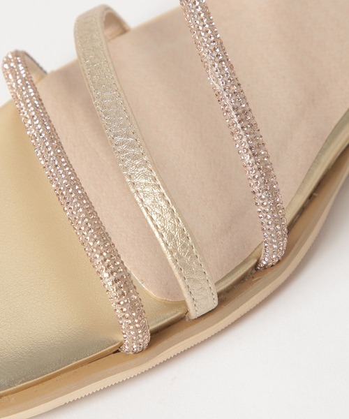 BAYFLOW(ベイフロー)の「スパークルストラップサンダル(サンダル・レディース・ブラック/ゴールド・LARGE/MEDIUM)」の18枚目の写真