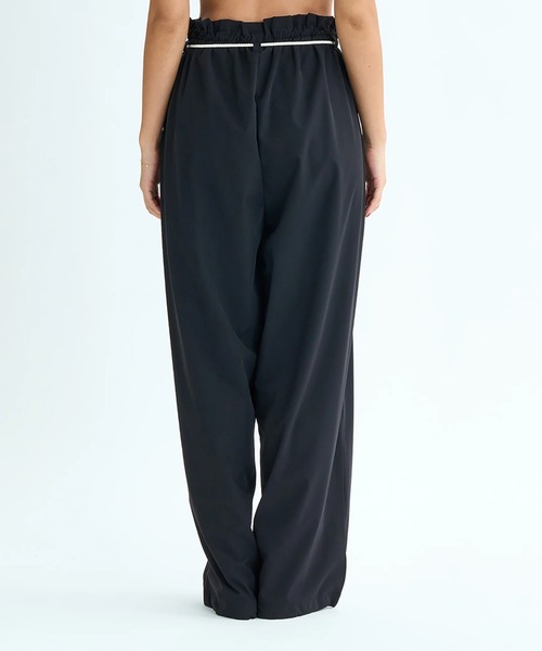 ROXY（ロキシー）の「YES SEA PANTS /ロキシー水陸両用ストレッチUVカット速乾塩素対応ドローコード付きワイドパンツ（水着）（ラッシュガード・レディース・ベージュ/ブラック・MEDIUM/LARGE/SMALL）」の6枚目の写真