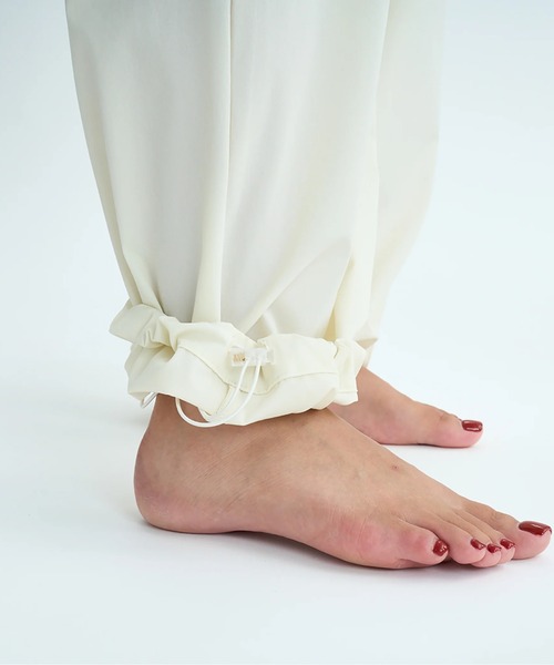 ROXY（ロキシー）の「YES SEA PANTS /ロキシー水陸両用ストレッチUVカット速乾塩素対応ドローコード付きワイドパンツ（水着）（ラッシュガード・レディース・ベージュ/ブラック・MEDIUM/LARGE/SMALL）」の14枚目の写真