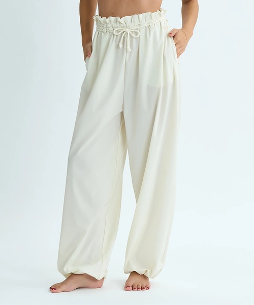 ROXY（ロキシー）の「YES SEA PANTS /ロキシー水陸両用ストレッチUVカット速乾塩素対応ドローコード付きワイドパンツ（水着）（ラッシュガード・レディース・ベージュ/ブラック・MEDIUM/LARGE/SMALL）」の18枚目の写真