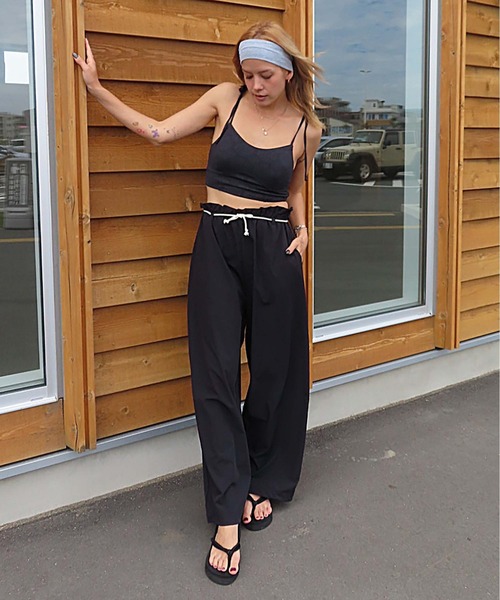 ROXY（ロキシー）の「YES SEA PANTS /ロキシー水陸両用ストレッチUVカット速乾塩素対応ドローコード付きワイドパンツ（水着）（ラッシュガード・レディース・ベージュ/ブラック・MEDIUM/LARGE/SMALL）」の21枚目の写真