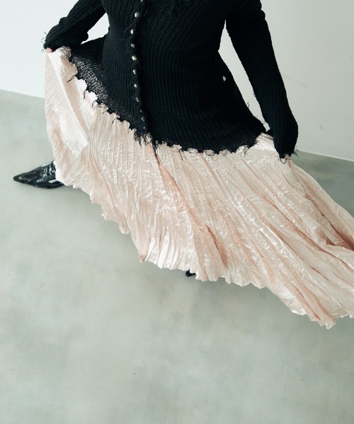 Clum(クルム)の「Crinkle flare long skirt / クリンクルフレアロングスカート(スカート・レディース・ブラック/ピンクベージュ・FREE)」の13枚目の写真