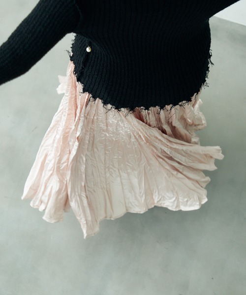 Clum(クルム)の「Crinkle flare long skirt / クリンクルフレアロングスカート(スカート・レディース・ブラック/ピンクベージュ・FREE)」の12枚目の写真