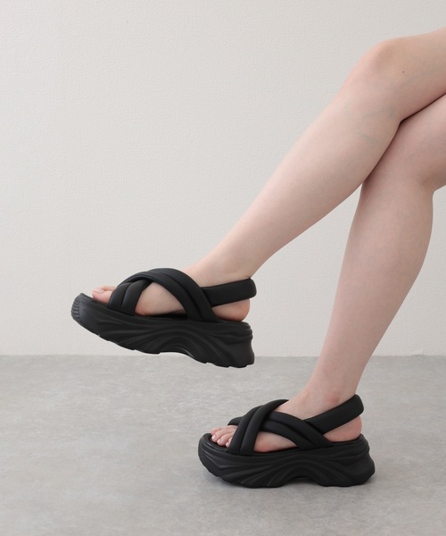 Lace Ladies(レースレディース)の「クロス ストラップ 厚底 パデット サンダル(サンダル・レディース・ブラック×ホワイト/ブラック/グレー/アイボリー・25cm/24.5cm/24cm/23.5cm/23cm/22.5cm)」の6枚目の写真
