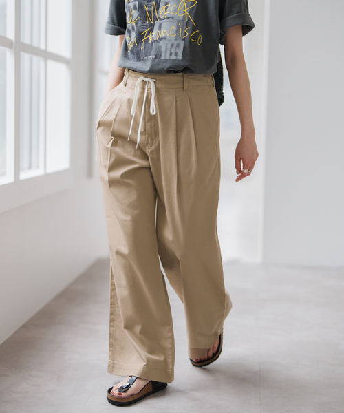 Spick & Span(スピックアンドスパン)の「《WEB限定 / 追加》コットンレーヨンドロストフレアパンツ(その他パンツ・レディース・ベージュ/ネイビー・36/38)」の8枚目の写真