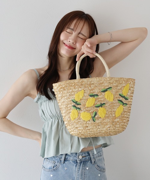 カラフルな刺繍のかごバッグ カラフル刺繍のかごバッグ - メルカリ