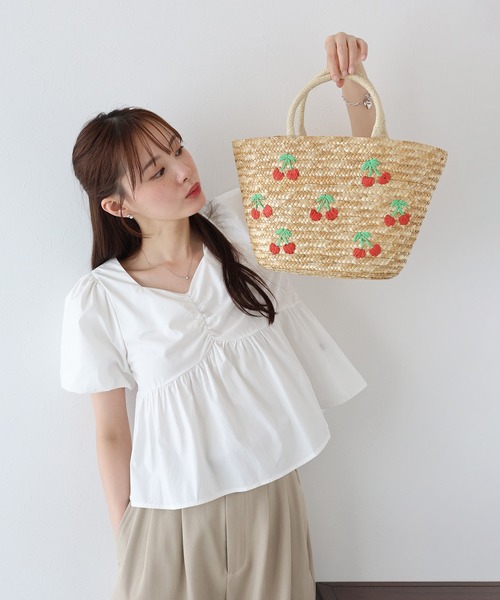 【maxage by jill ミクサージュ】 刺繍 フルーツ かごバッグ　夏 maxage by jill ミクサージュ】 刺繍 フルーツ かごバッグ 夏