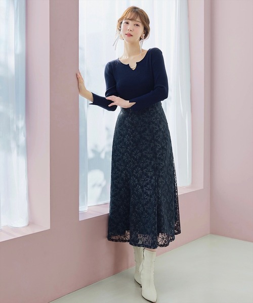 SWINGLE（スウィングル）の「【日本製】シャイニーフラワーレーススカート（スカート・レディース・ピンク/ネイビー/ベージュ・MEDIUM/SMALL）」の3枚目の写真