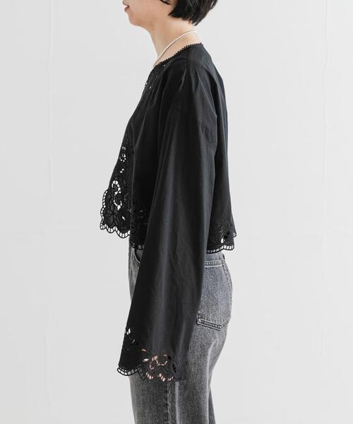 URBAN RESEARCH(アーバンリサーチ)の「カットワークレース刺繍ブラウス(シャツ/ブラウス・レディース・オフホワイト/ブラック・FREE)」の11枚目の写真