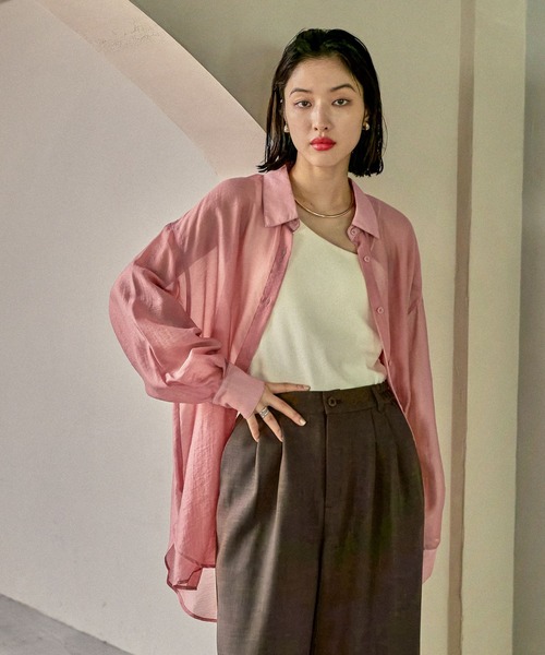 LEPSIM(レプシィム)の「シアーシャツチュニック 571461(シャツ/ブラウス・レディース・グレイッシュベージュ/ブラック/ピンク/イエロー・FREE)」の4枚目の写真