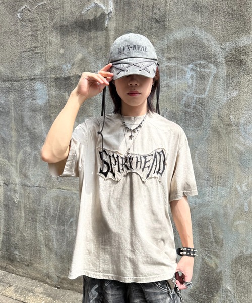 ATMARK(アットマーク)の「《2サイズ展開 / UNISEX 》オーバーサイズ スプレー加工 アソートT(Tシャツ/カットソー・メンズ・ブラック/グレー/ベージュ/ブラック系1・MEDIUM/LARGE)」の4枚目の写真