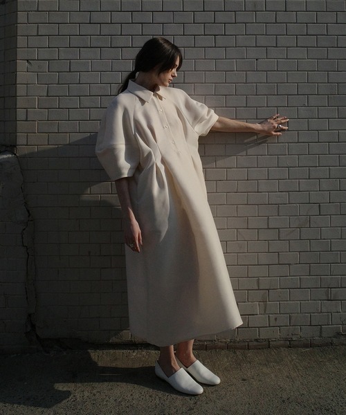 SIDE CUT STACKED HEEL FLAT SHOES（パンプス）｜CLANE（クラネ）の