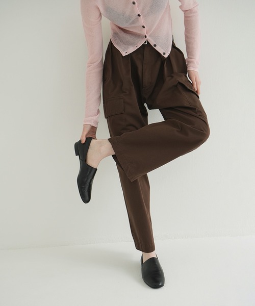 SIDE CUT STACKED HEEL FLAT SHOES（パンプス）｜CLANE（クラネ）の