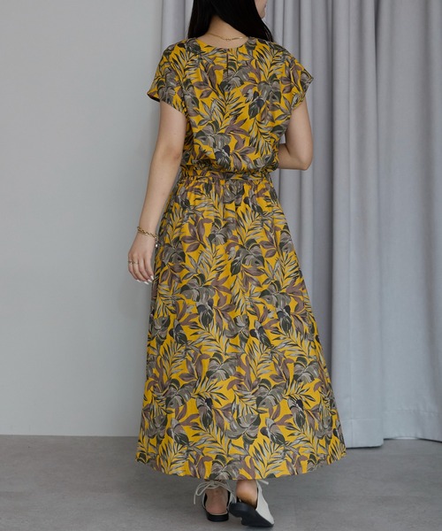 PREFERIR(プレフェリール)の「【真夏に映える】リーフ柄ロングワンピース/涼しげ/エスニック&リゾートテイスト(ワンピース・レディース・ネイビー/イエロー・MEDIUM/LARGE)」の20枚目の写真