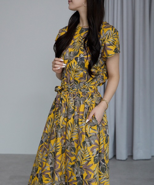PREFERIR(プレフェリール)の「【真夏に映える】リーフ柄ロングワンピース/涼しげ/エスニック&リゾートテイスト(ワンピース・レディース・ネイビー/イエロー・MEDIUM/LARGE)」の22枚目の写真