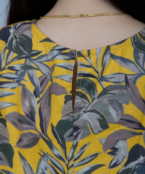 PREFERIR(プレフェリール)の「【真夏に映える】リーフ柄ロングワンピース/涼しげ/エスニック&リゾートテイスト(ワンピース・レディース・ネイビー/イエロー・MEDIUM/LARGE)」の6枚目の写真