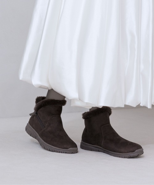 enchanted（エンチャンテッド）の「軽量サイドファスナーエコファーブーツ（ブーツ・レディース・ダークグレー/ダークブラウン/ブラック/グレイッシュベージュ・S/XS/LL/L/M）」の5枚目の写真