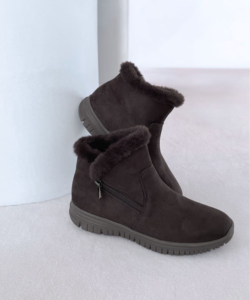 enchanted（エンチャンテッド）の「軽量サイドファスナーエコファーブーツ（ブーツ・レディース・ダークグレー/ダークブラウン/ブラック/グレイッシュベージュ・S/XS/LL/L/M）」の6枚目の写真