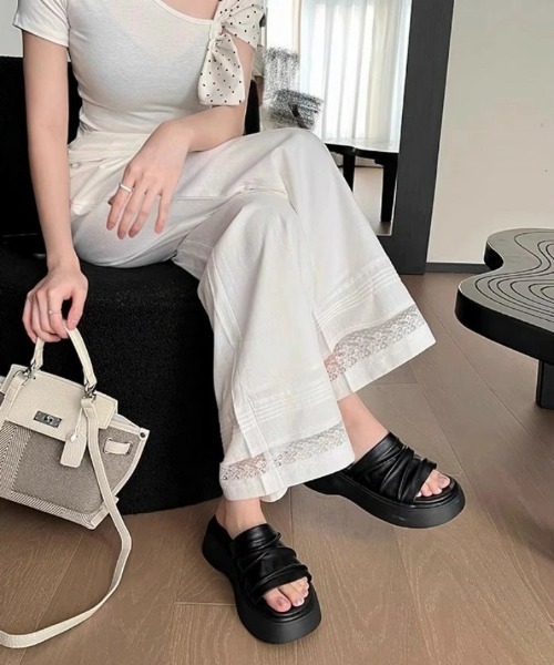 AMELY(エミリー)の「厚底ミュールサンダル(サンダル・レディース・ブラック/シルバー・35/36/37/38/39/40)」の1枚目の写真
